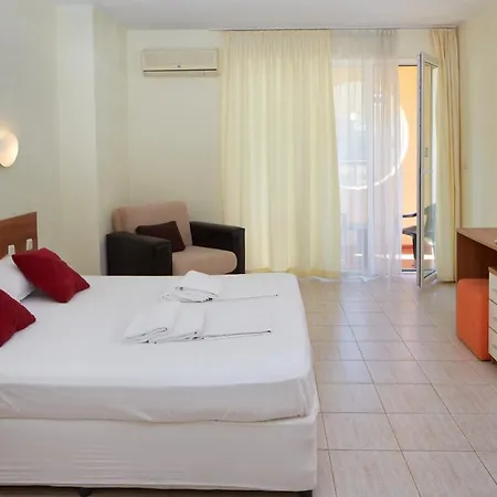 ポッロ 3* サニービーチ