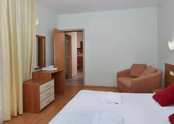 Pollo Lejlighedshotel 3*