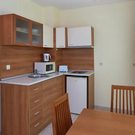 Pollo Aparthotel 3*